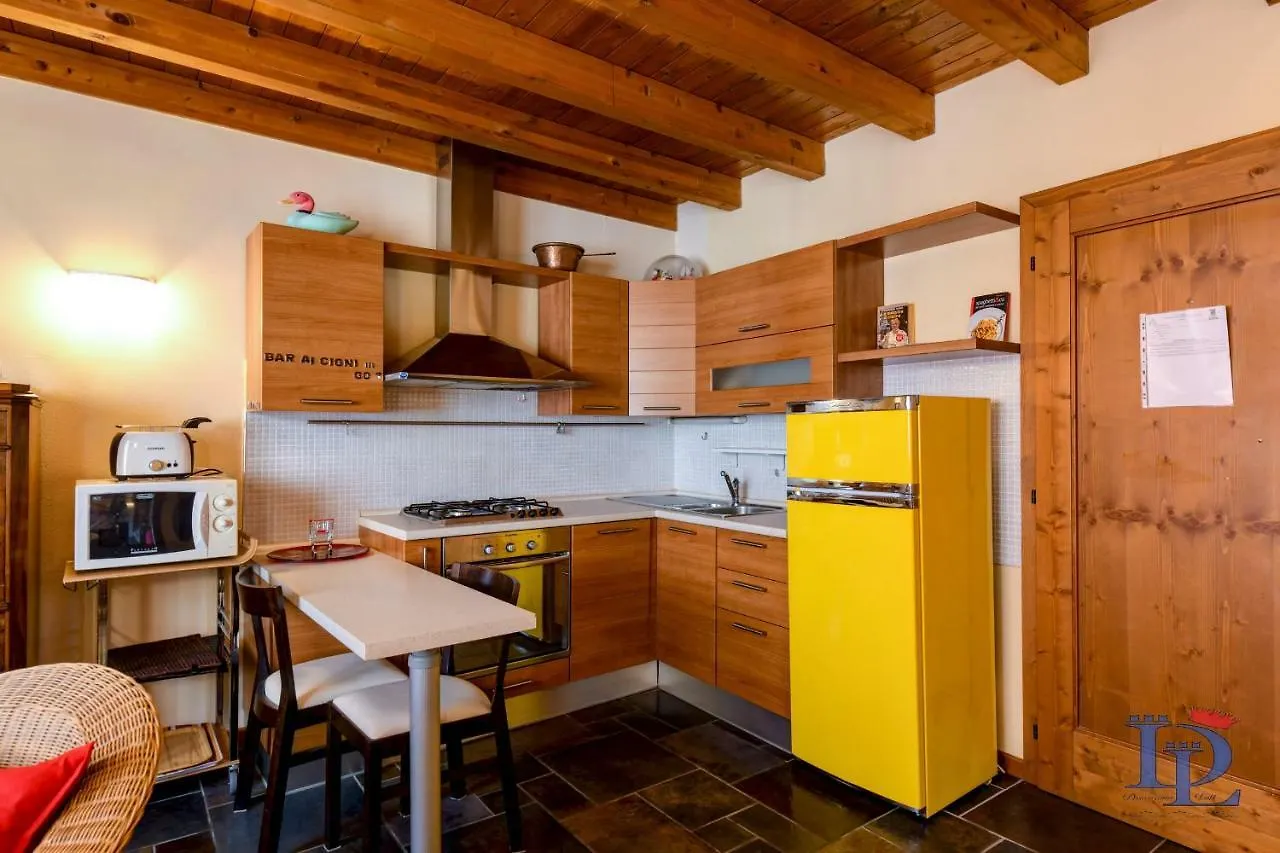 Apartman Desenzanoloft Official Partner Marriott Homes & Villas -Penthouse Never Say Never Sirmione Castle View Olaszország