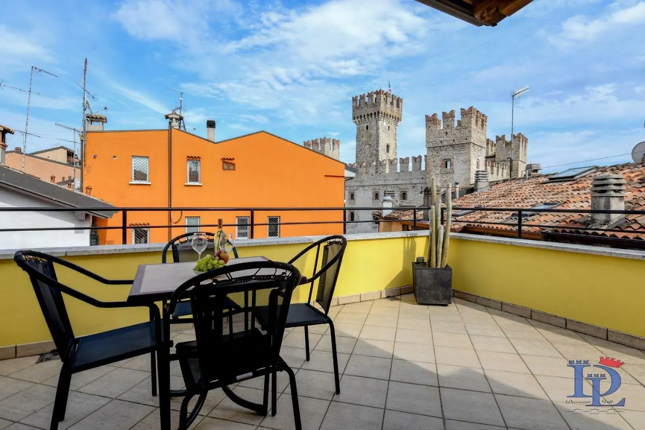 Apartment Desenzanoloft Official Partner Marriott Homes & Villas -Penthouse Never Say Never Sirmione Castle View Italy